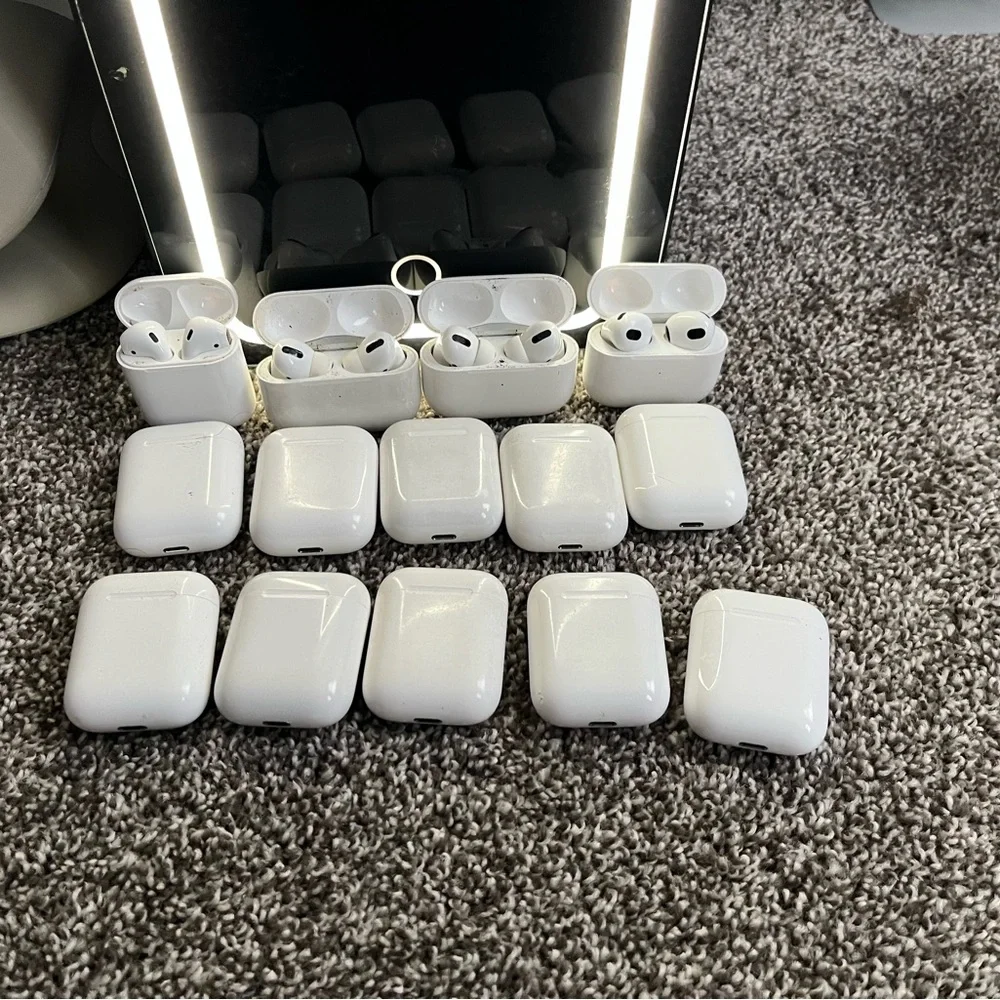 Apple airpods lot